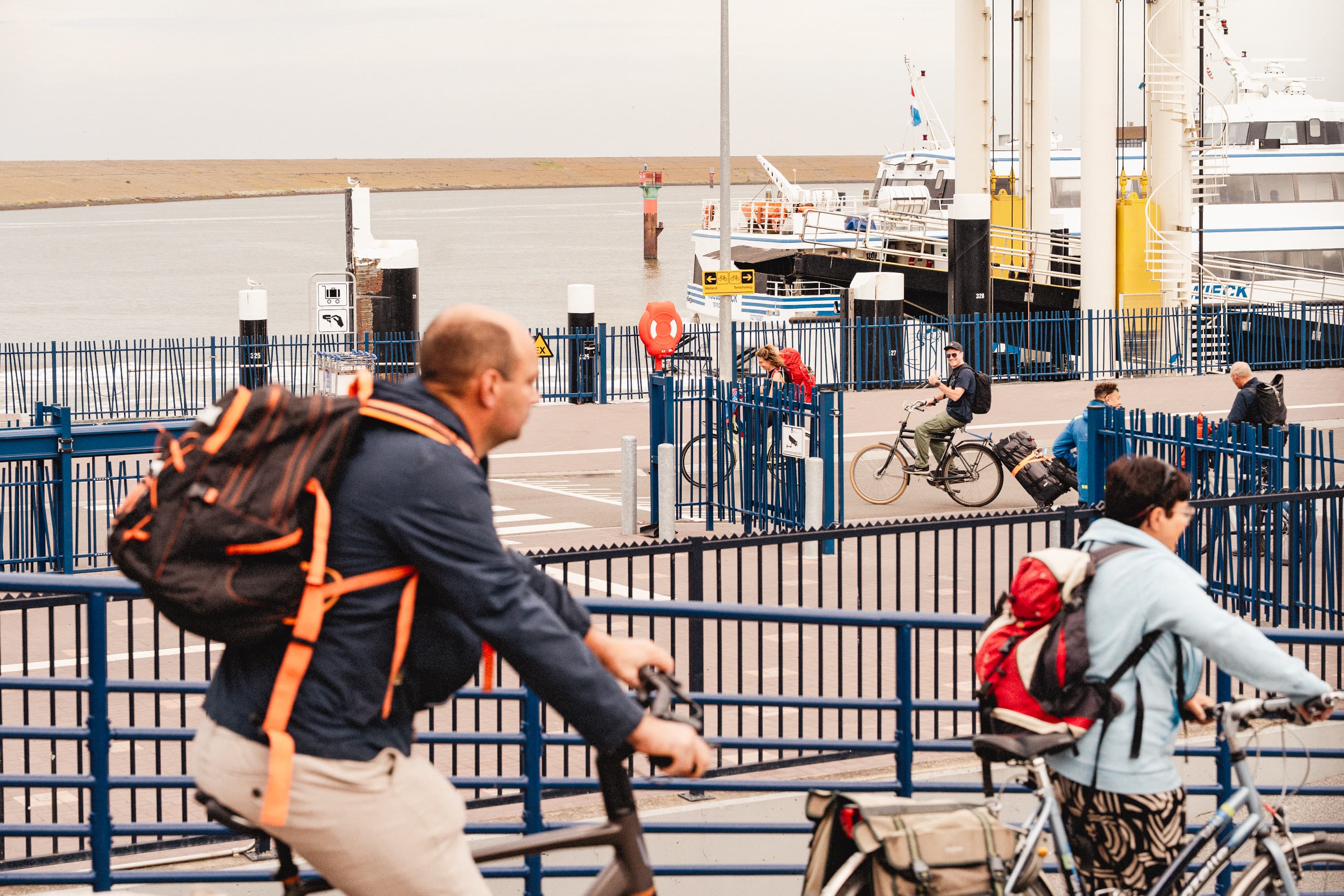 Festivalgangers onderweg naar Vlieland